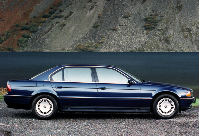 1994 BMW 750iL (E38)