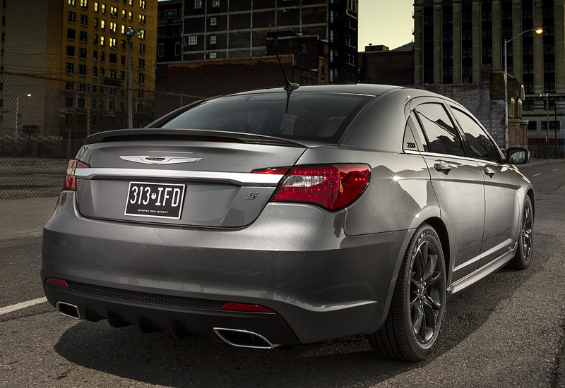 2013 Chrysler 200 S Special Edition