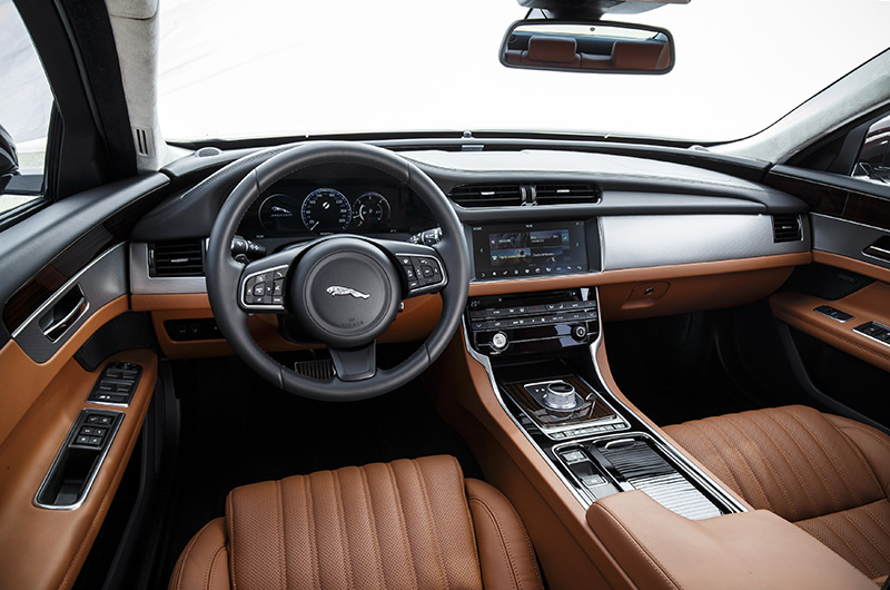2016 Jaguar XF 30d Portfolio
