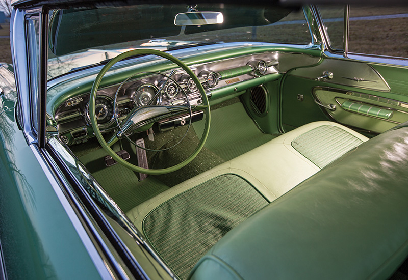1958 Pontiac Bonneville Custom Sport Coupe