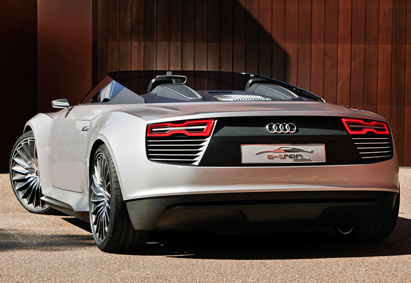 2010 Audi e-Tron Spyder Concept