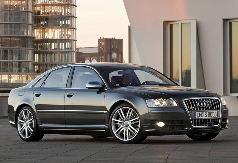 2005 Audi S8