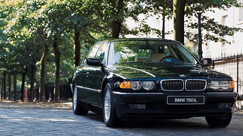 1994 BMW 750iL (E38)