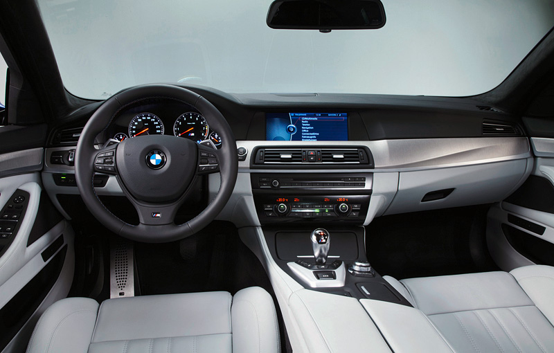 2012 BMW M5 (F10)