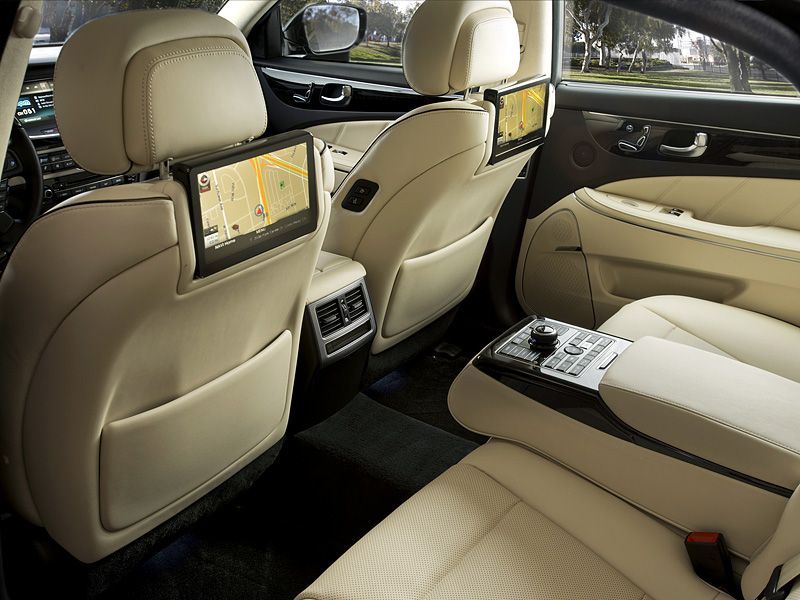 2013 Hyundai Equus