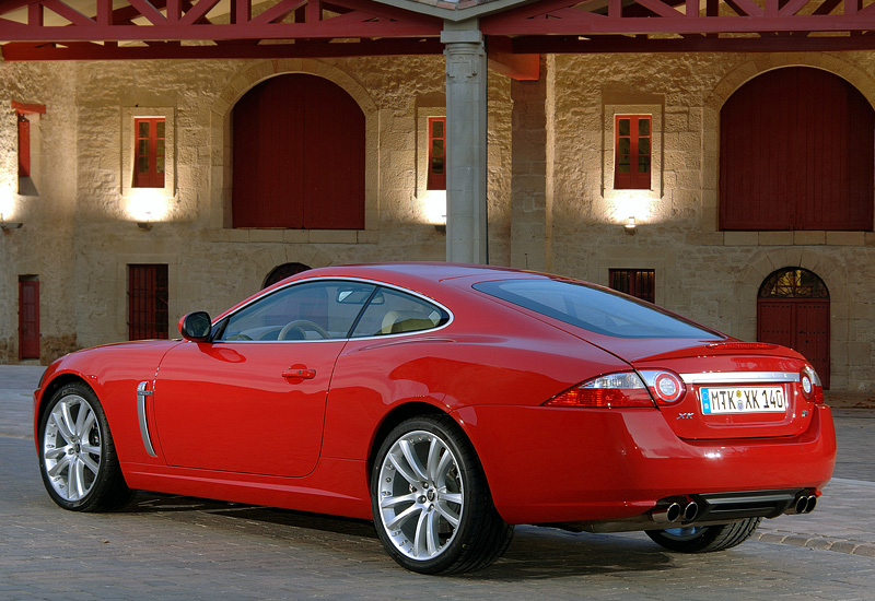 2007 Jaguar XKR Coupe