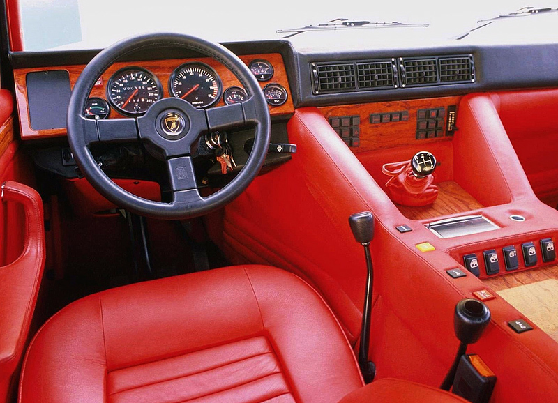 1986 Lamborghini LM002