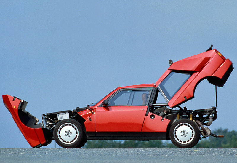 1985 Lancia Delta S4 Stradale (SE038)