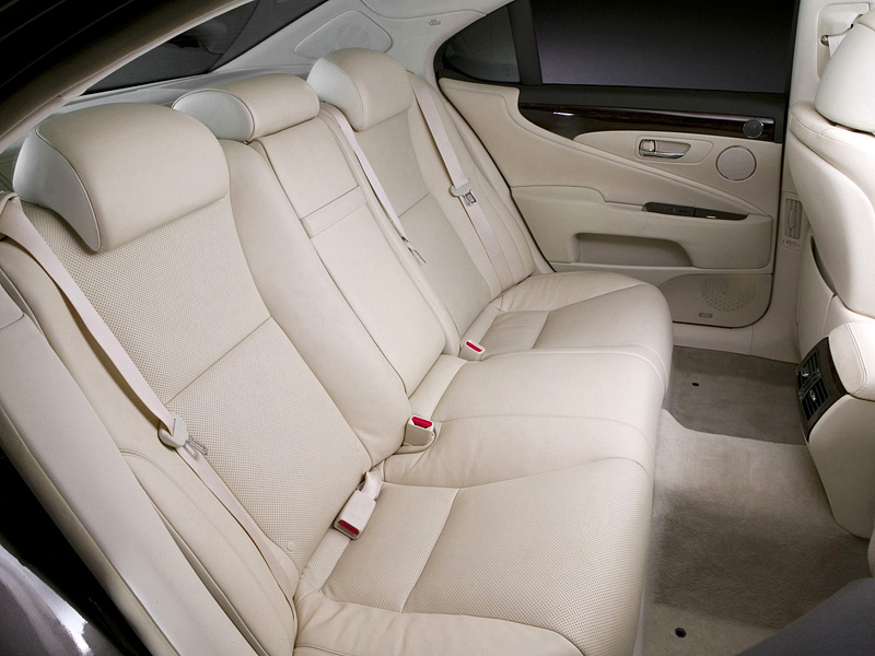 2006 Lexus LS 460 (USF40)