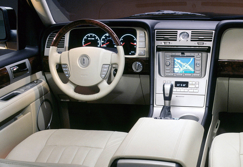 2003 Lincoln Navigator (U228)