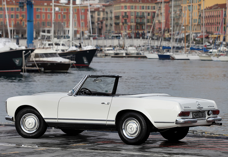 1963 Mercedes-Benz 230 SL Pagoda (W113)