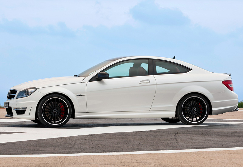 2011 Mercedes-Benz C 63 AMG Coupe Performance Package (C204)