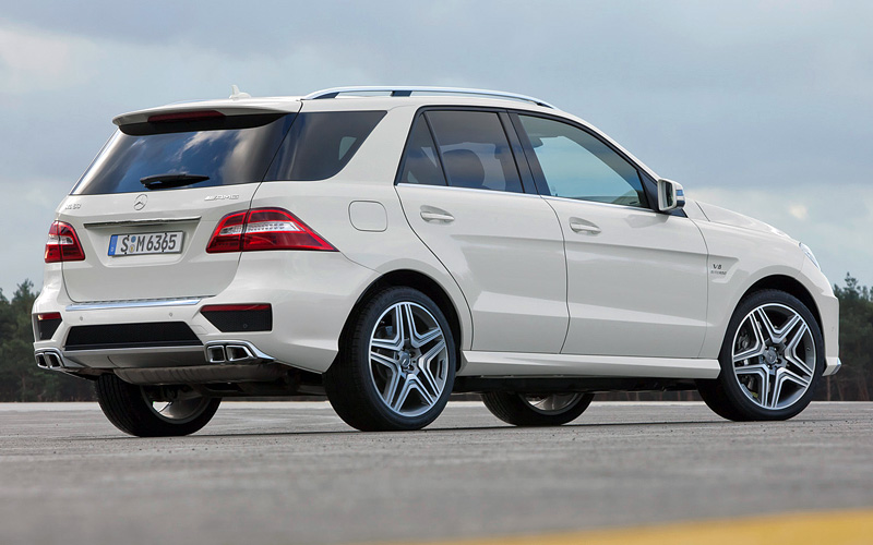 2012 Mercedes-Benz ML 63 AMG Performance Package