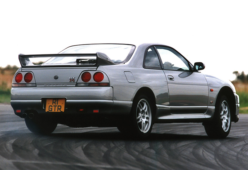 1995 Nissan Skyline GT-R V-spec (BNR33)