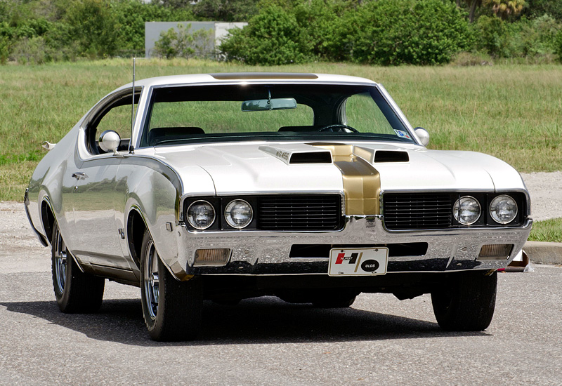 1969 Oldsmobile 442 Hurst/Olds Holiday Coupe