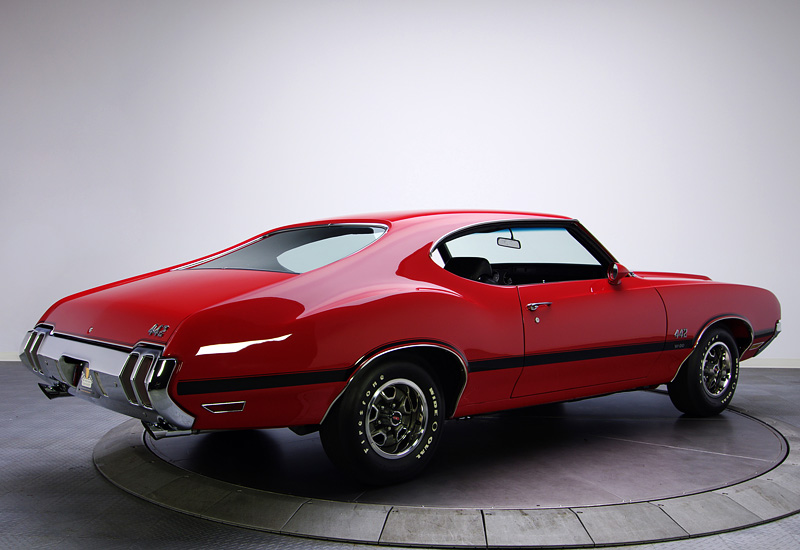 1970 Oldsmobile 442 W-30 Holiday Coupe