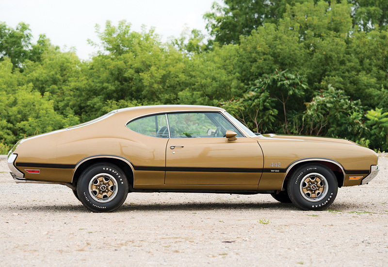 1970 Oldsmobile 442 W-30 Holiday Coupe