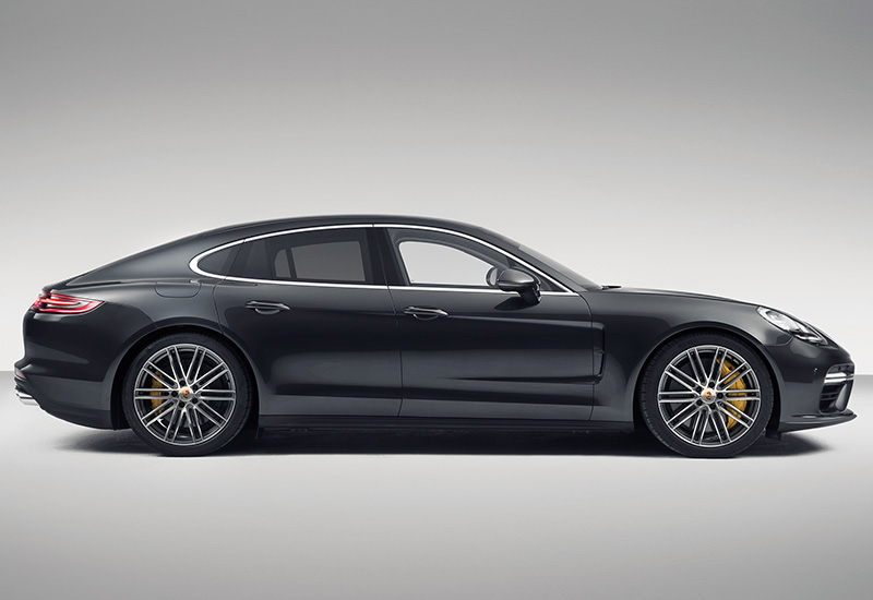 2017 Porsche Panamera Turbo (971)