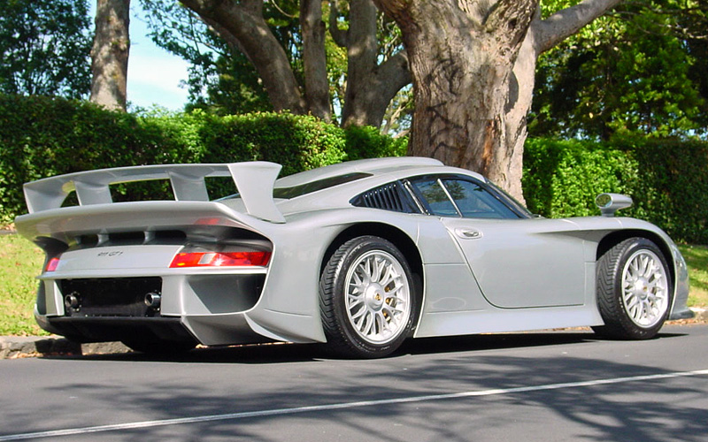 1997 Porsche 911 GT1 (996) Road car