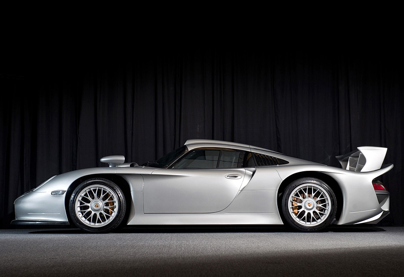 1997 Porsche 911 GT1 (996) Road car