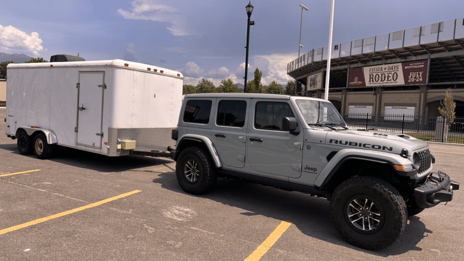 Factors that Affect the Towing Capacity of Your Jeep 392