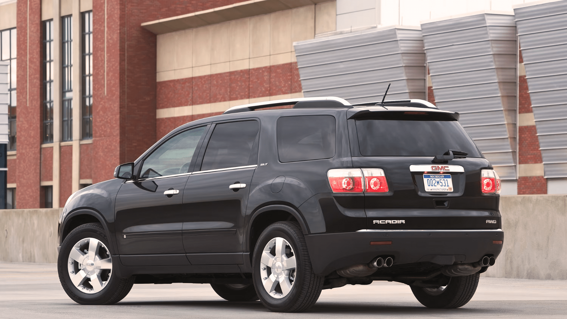 How_Long_Is_a_GMC_Acadia
