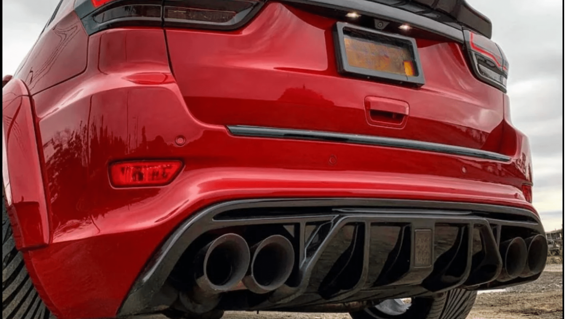 Quad_Exhaust_and_Rear_Spoiler