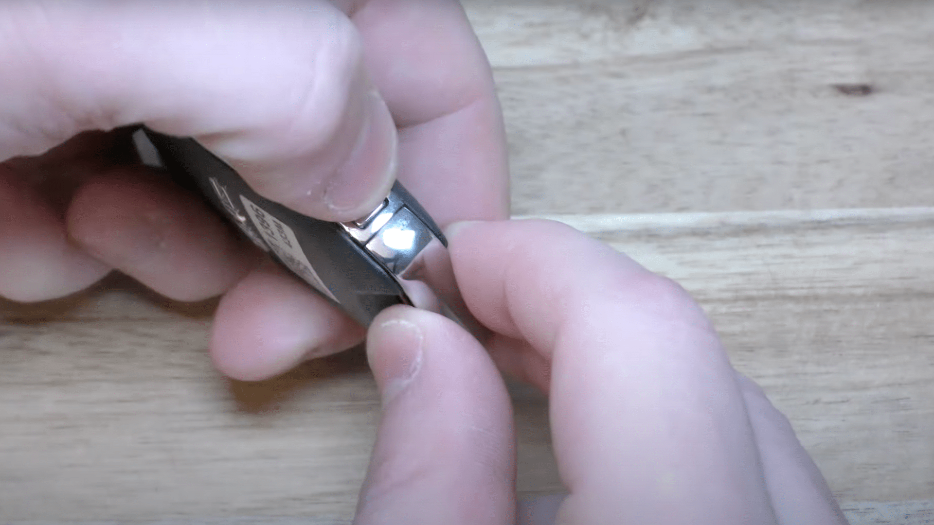 Step_1_Remove_the_Mechanical_Key