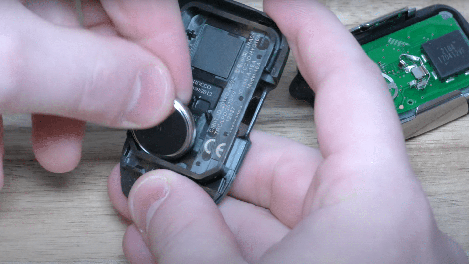 Step_4_Insert_the_New_Battery