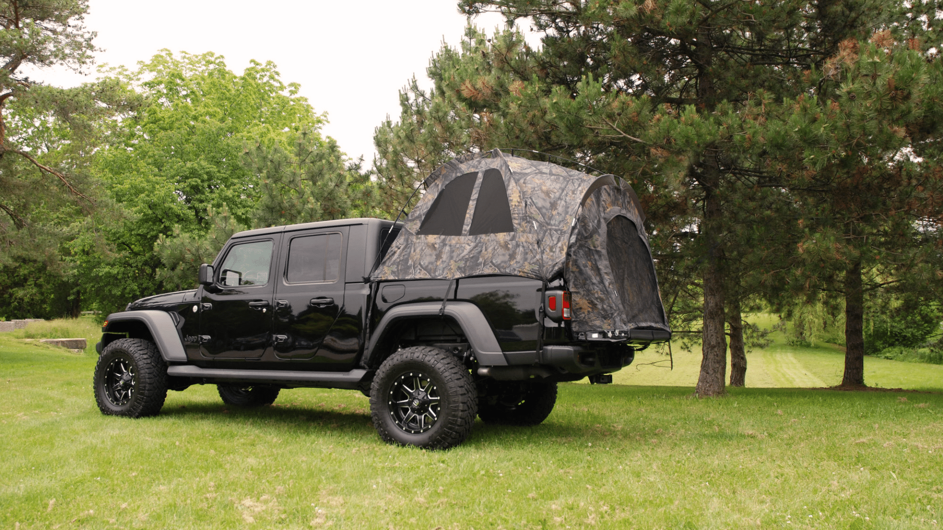 What Can You Fit in the Jeep Gladiator Bed?