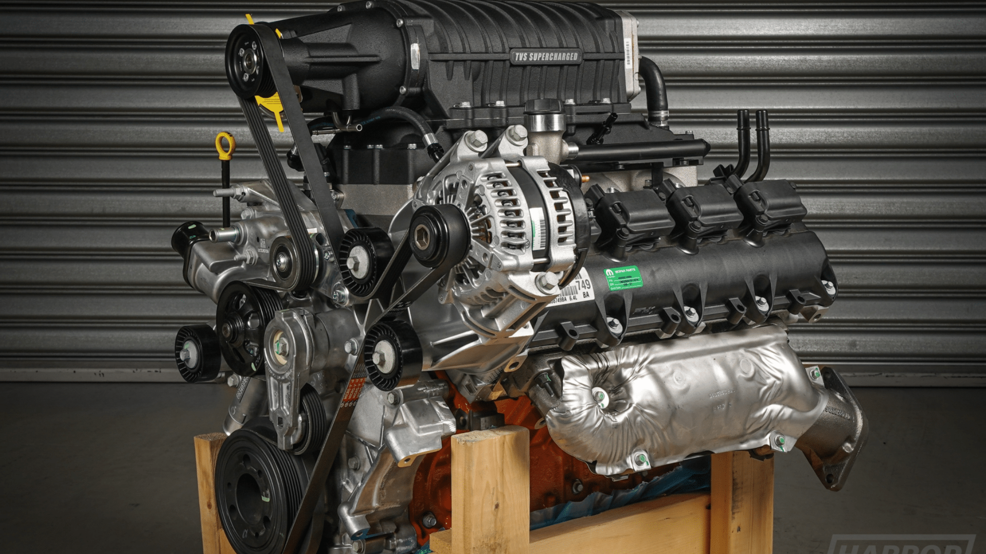 4L_HEMI_V8_Gasoline_Engine