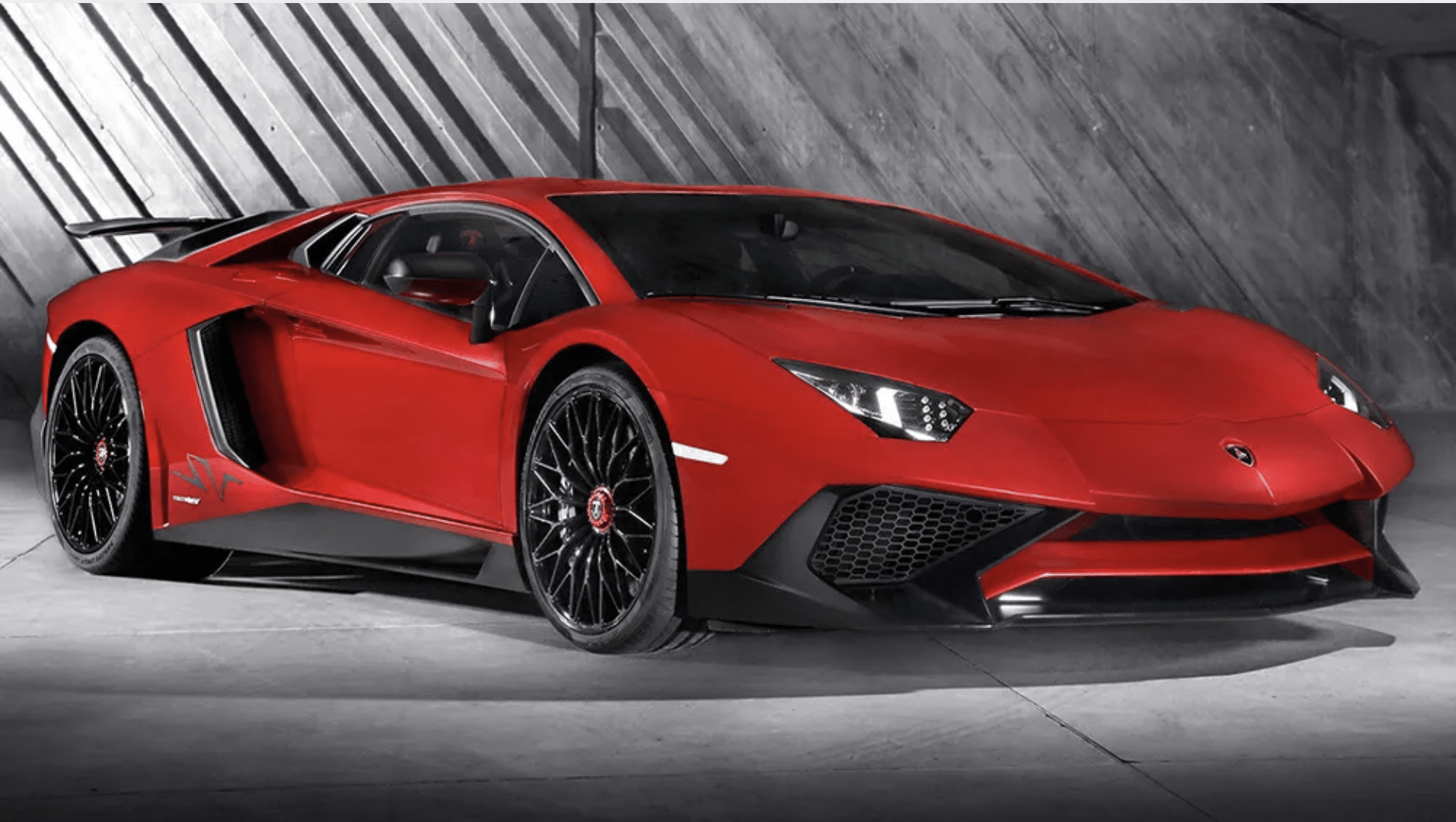 Lamborghini Aventador LP 750-4 Superveloce – 217 mph (350 km/h)