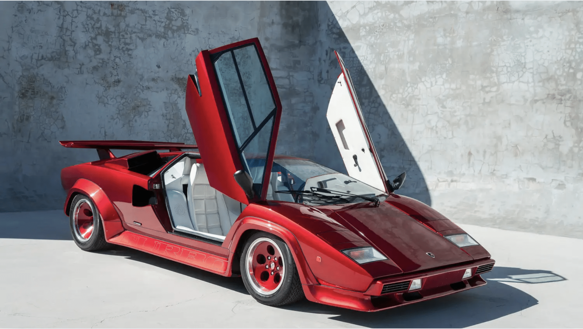 Lamborghini Countach S – 182 mph (293 km/h)