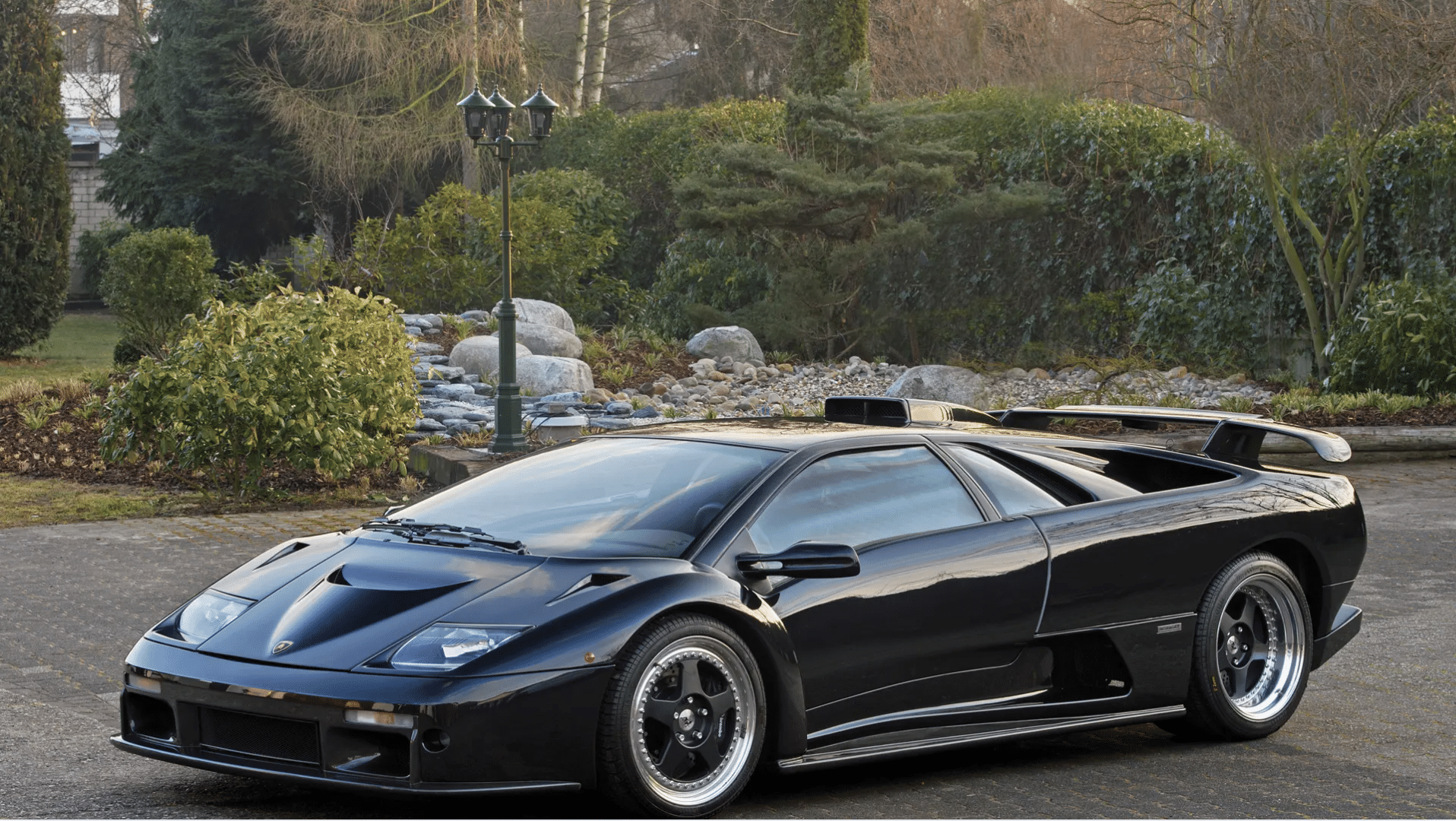 Lamborghini Diablo GT – 205 mph (330 km/h)