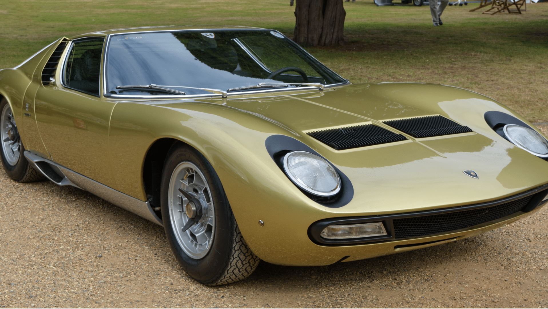 Lamborghini Miura P400 – 186 mph (299 km/h)