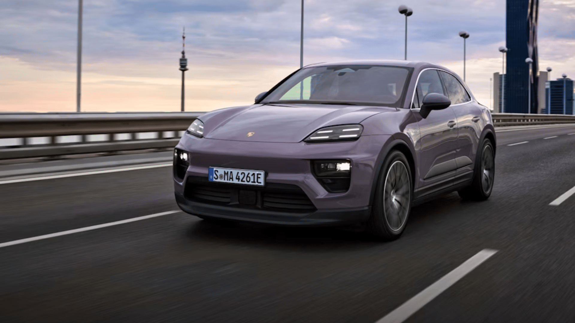 Overview of the Porsche Macan 4 Electric
