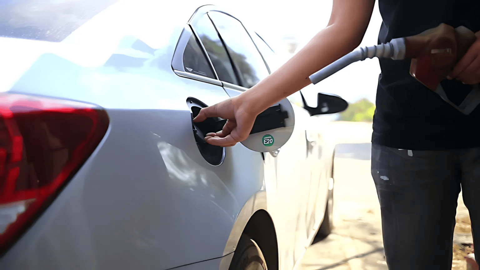 Why Fuel Leaks Are a Serious Problem? - Top Car Rating