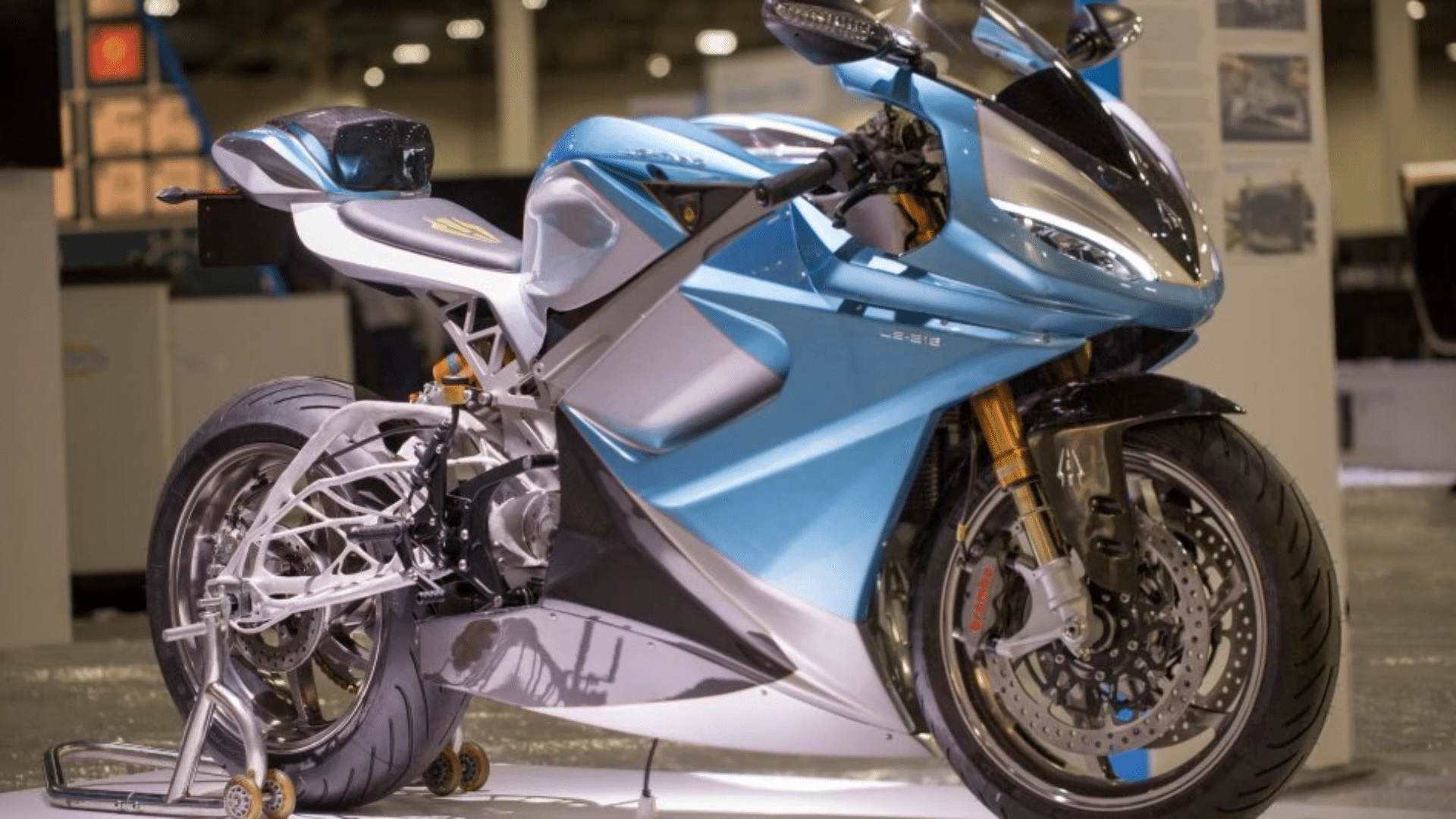 lightning ls 218 features